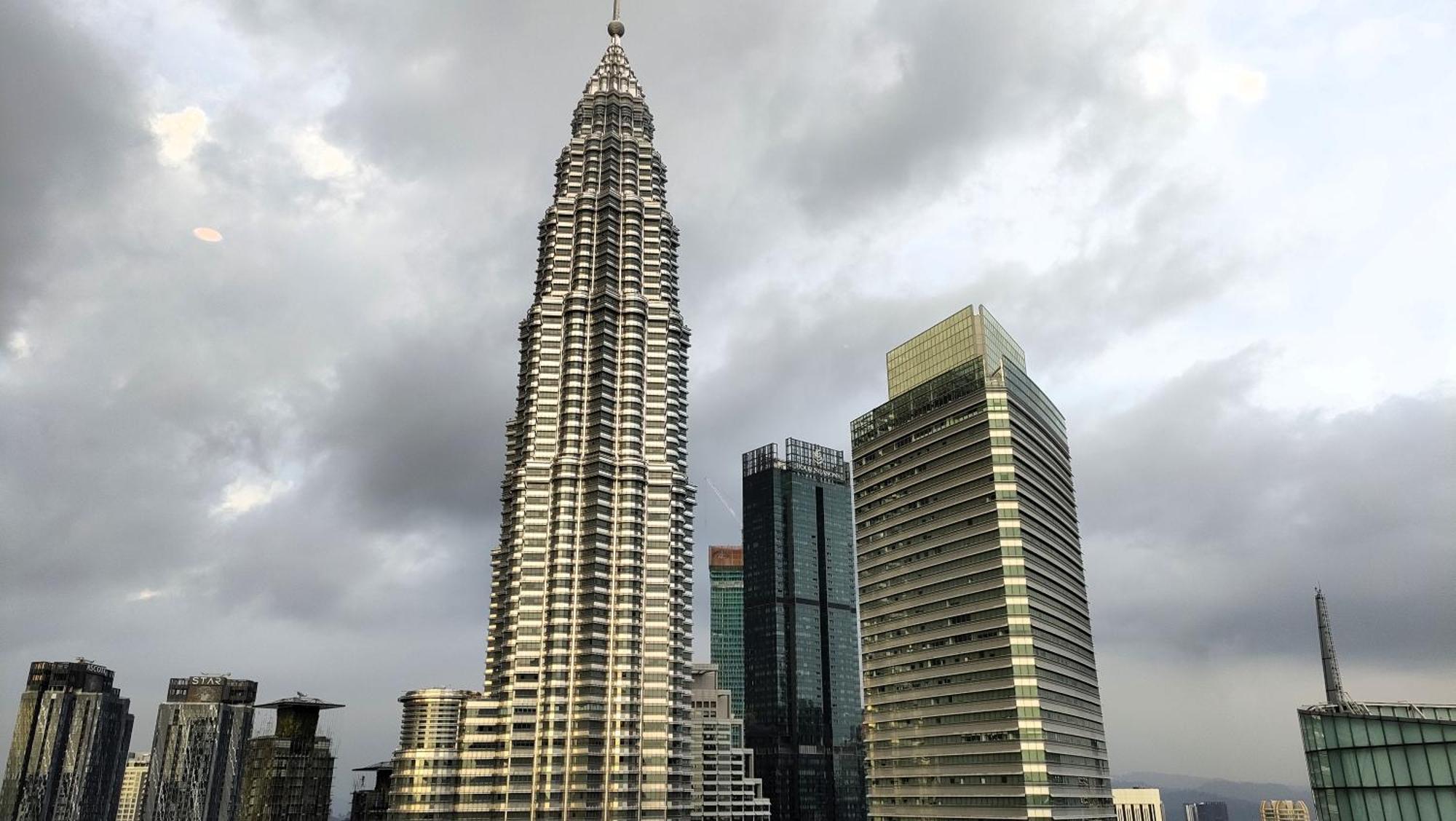 Sky Suites Klcc Homestay By Birdy Stay Kuala Lumpur Exterior foto